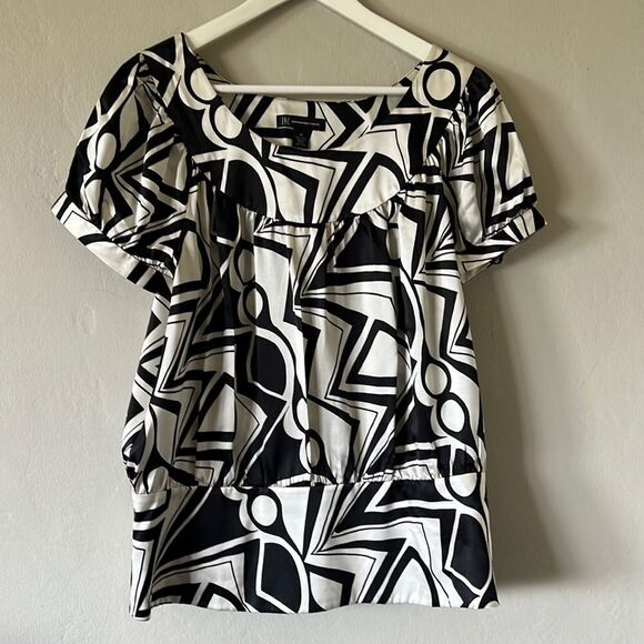 INC International Concepts silk blouse with geometric black and white print. - Picture 1 of 10